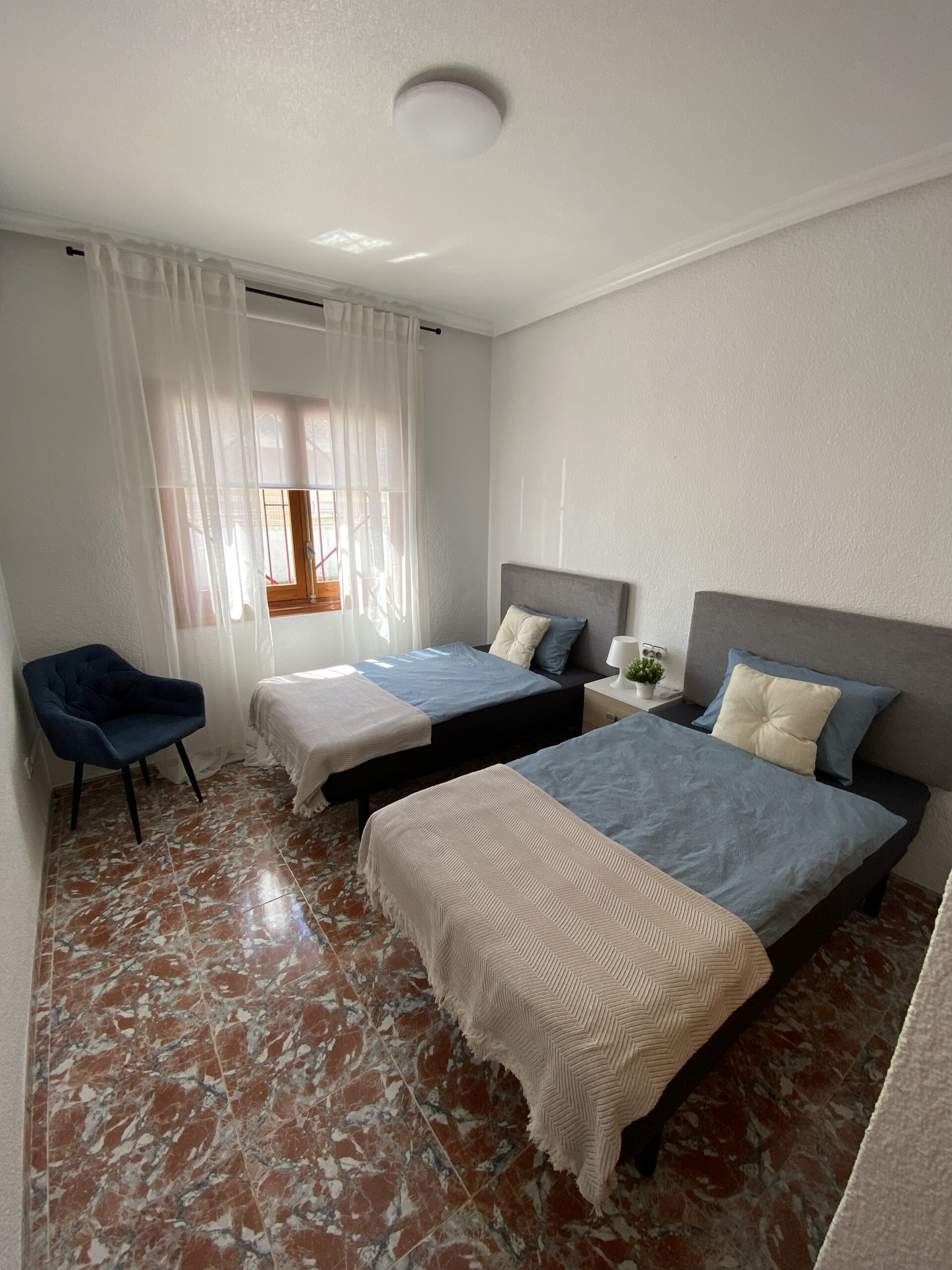 Schlafzimmer 2